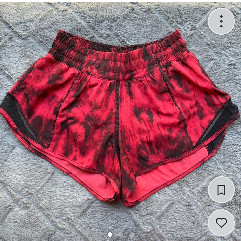Lululemon Game Day Hotty Hot Short Low-Rise Lined Shorts 2.5” Size 2